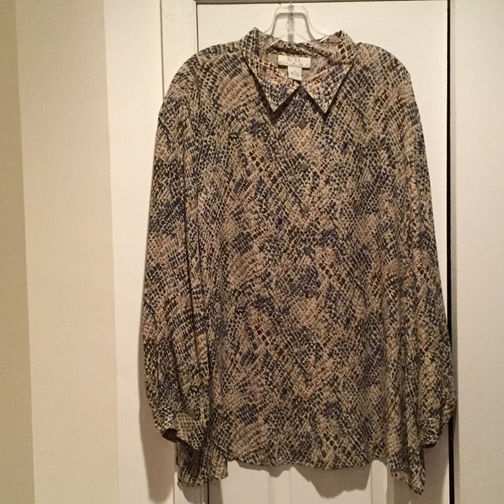 Nexx neutral colors printed blouse 1x worn once